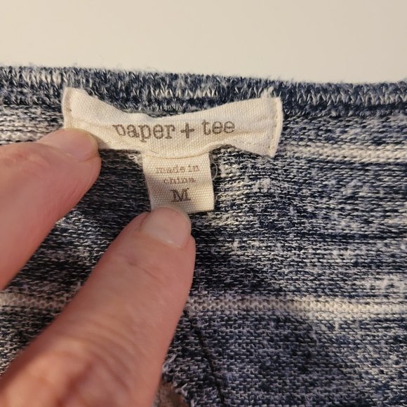 Crochet Detailed Short Sleeve Top By paper + tee. Size M - Picture 7 of 8